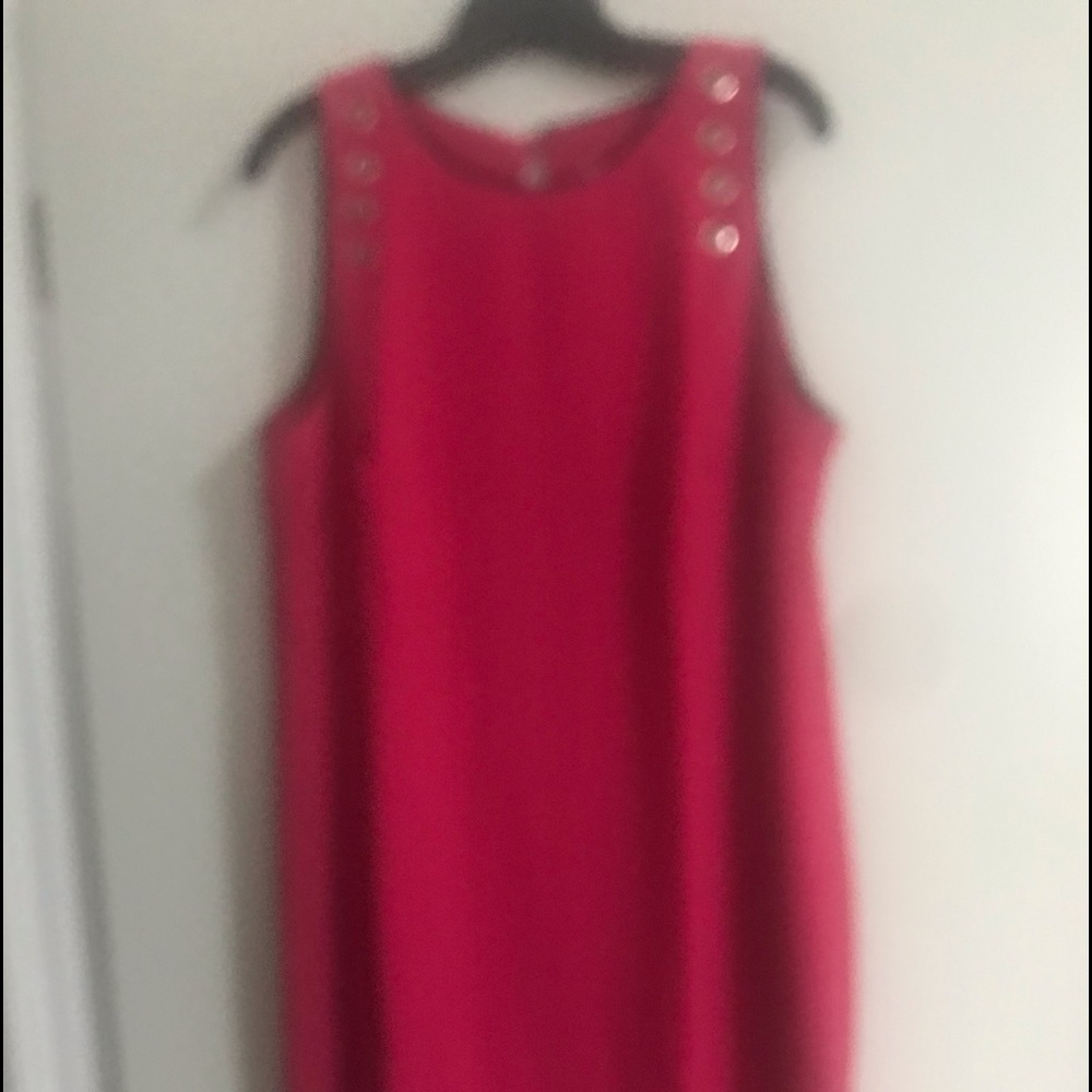Sleeveless shift dress